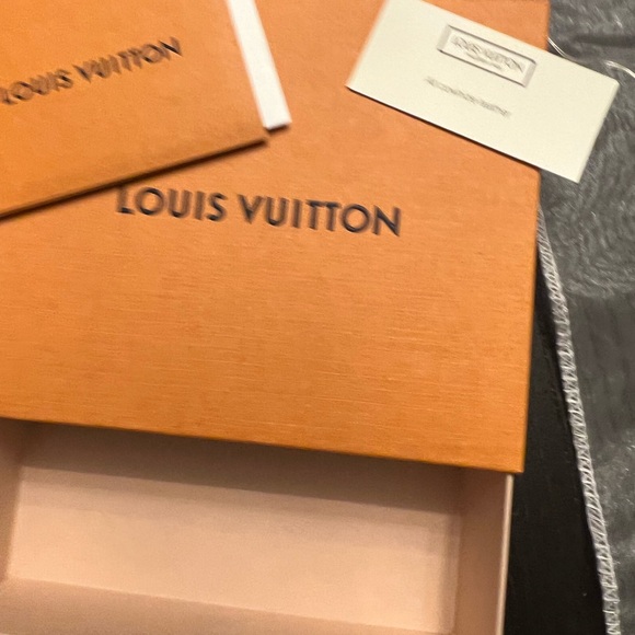 Genuine,authentic, Louis Vuitton men’s wallet! EXCELLENT CONDITION! Lightly worn - Picture 12 of 13